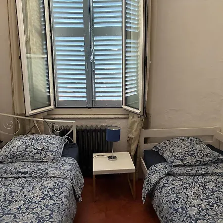 Cosy And Authentic In Old Apartman Antibes